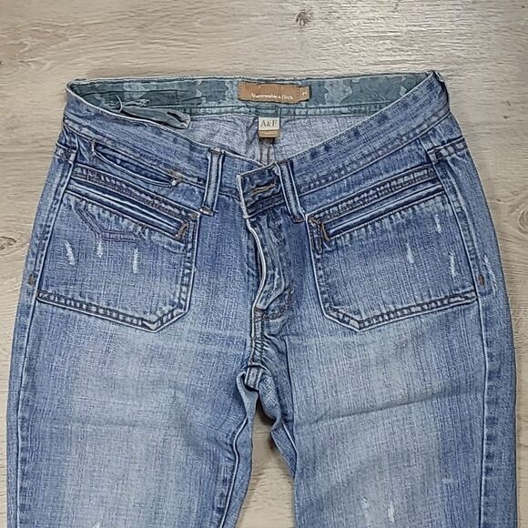 Abercrombie and Fitch Distressed Bootcut Jeans - Size 2 vintage - Picture 4 of 6